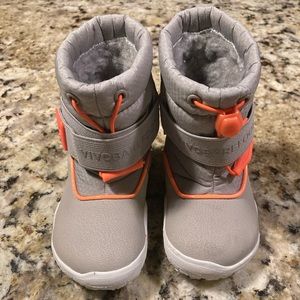 Vivobarefoot Yeti toddler barefoot winter boot, size EU 20T, US 5